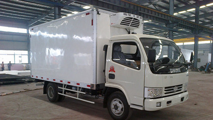 東風(fēng)小型冷藏車廠家1.5噸冷藏車價(jià)格分析